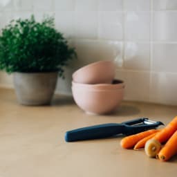 Silicone Vegetable Peeler with Brush - Blue - view 6