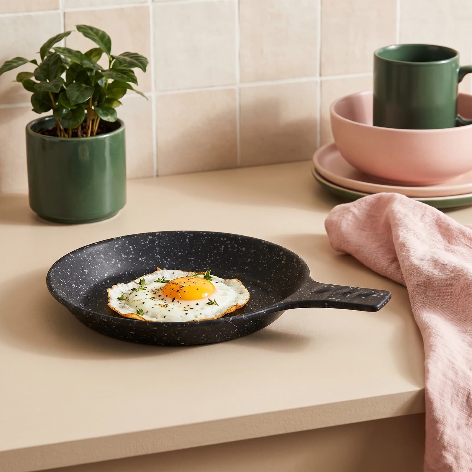 Granite Serving Dish with Handle - Black Speckled